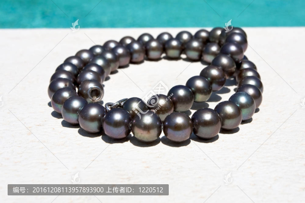 黑珍珠項(xiàng)鏈