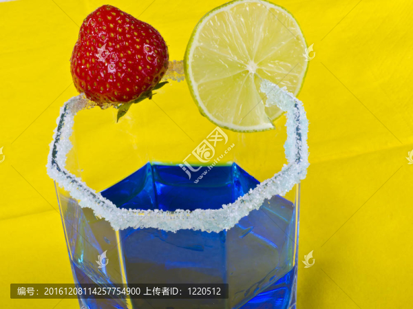 藍(lán)色的飲料
