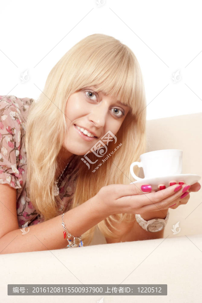 女孩與杯