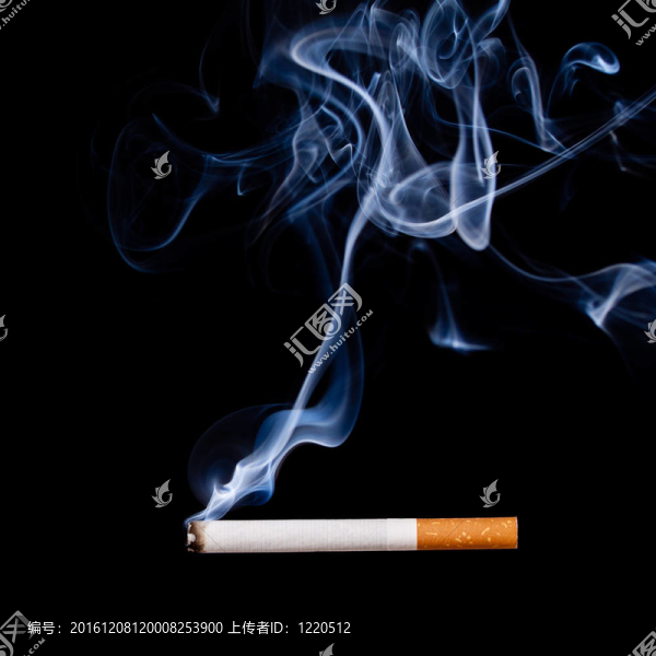 吸煙。黑色隔離。