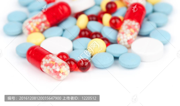 彩色藥片和膠囊