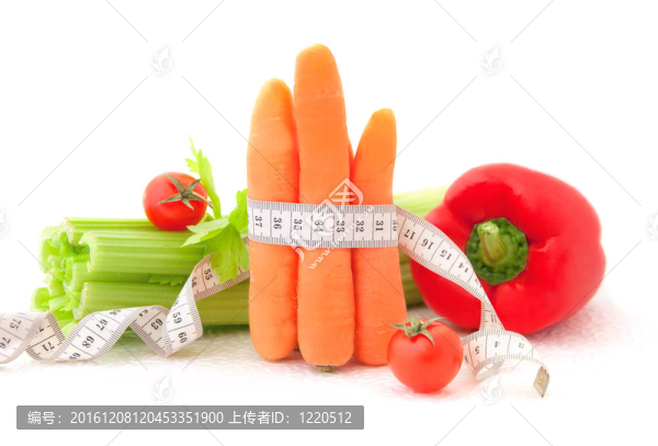 胡蘿卜帶卷尺和蔬菜