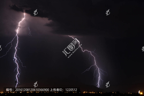 晚上的雷電-匯圖網(wǎng) www.fosd68.com 晚上的雷電