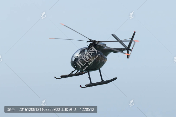 黑色軍用直升機(jī)