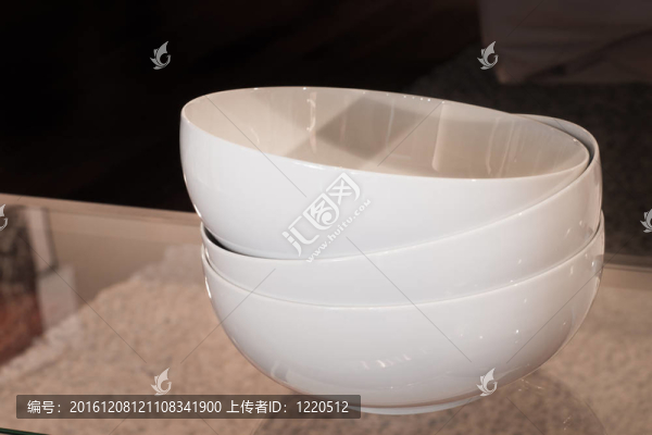 白色的碗