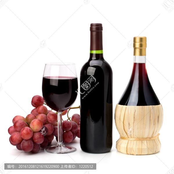 全紅酒酒杯；酒瓶和葡萄