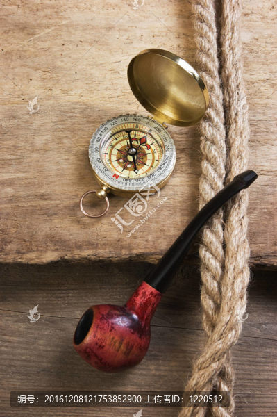 老煙斗和指南針