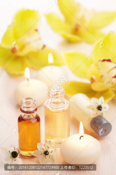 與精油和花卉集溫泉