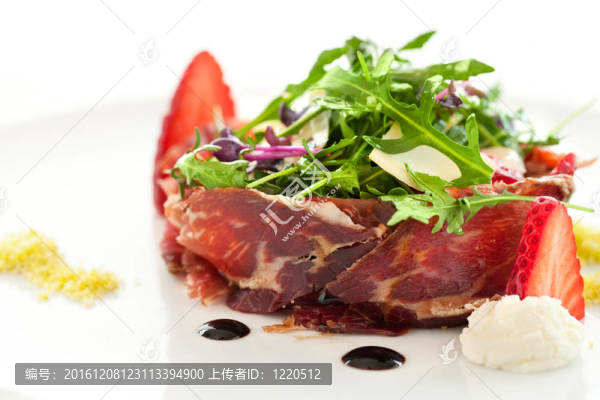 大特寫(xiě)綠沙拉。