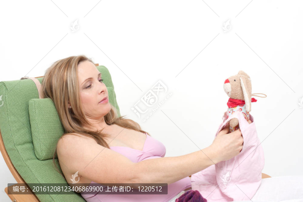 大齡孕婦期待她的寶貝