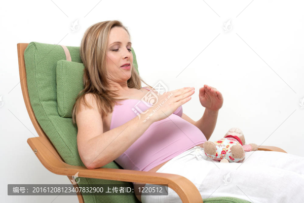 大齡孕婦期待她的寶貝