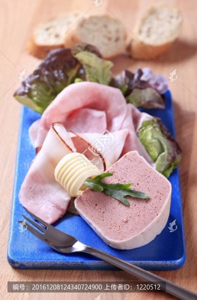 肝醬；熏肉和火腿