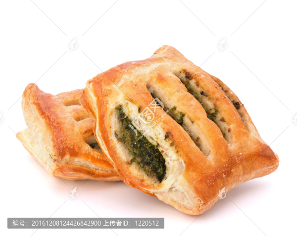 白色背景上的酥皮小圓面包。
