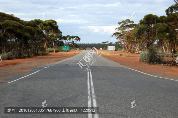 空蕩蕩的公路