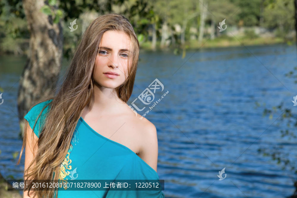 年輕的女孩
