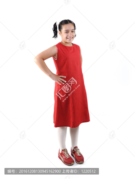 可愛的小女孩穿著紅衣服冒充分離；
