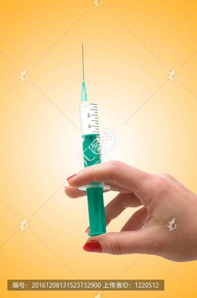 白色的手持注射器