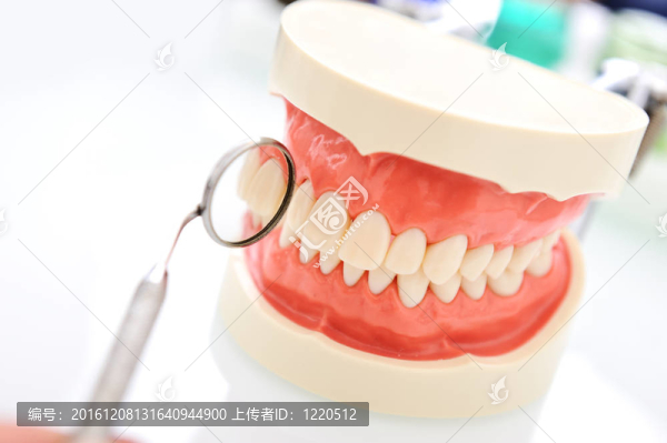 牙醫(yī)牙齒檢查；相關(guān)照片系列