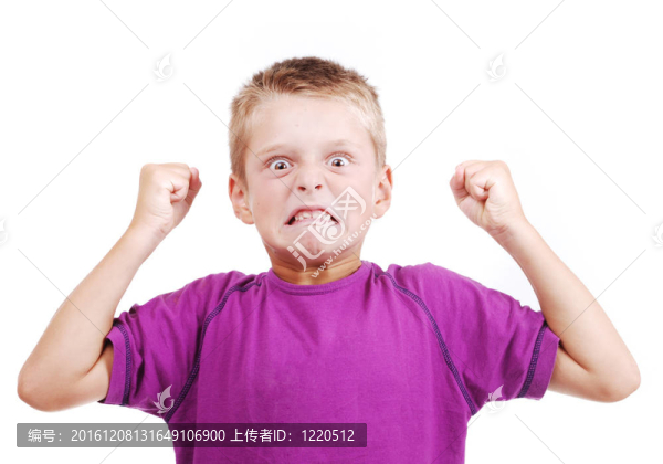 憤怒的小男孩