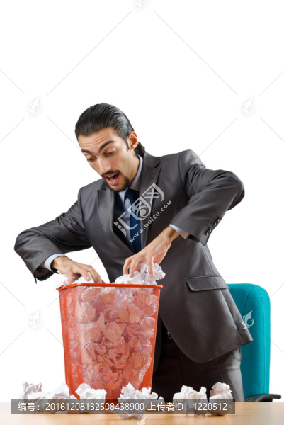 滿是廢紙的人