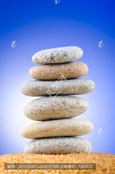 彩色背景平衡卵石
