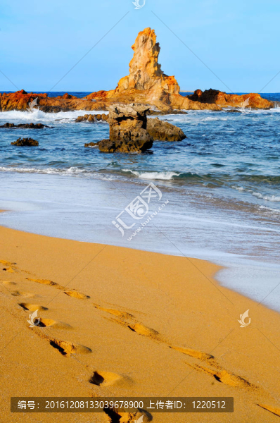 梅諾卡島是pregonda海灘觀；巴利阿里群島；西班牙