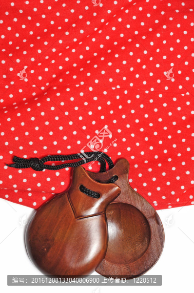 響板和弗拉門戈連衣裙