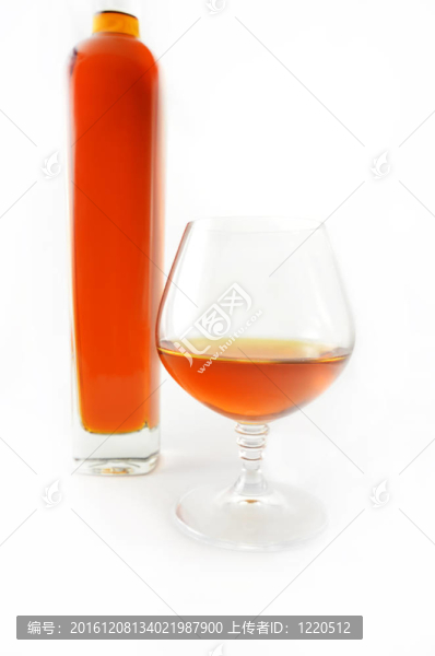 瓶子和玻璃杯