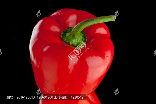 黑背景紅辣椒