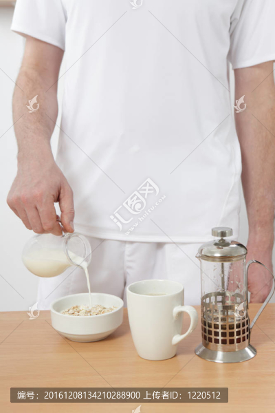 男人做早餐