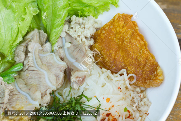 中國食品；米粉肉絲湯