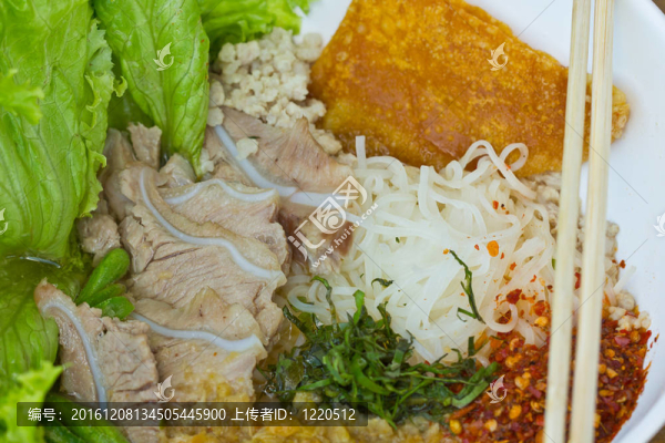 中國食品；米粉肉絲湯