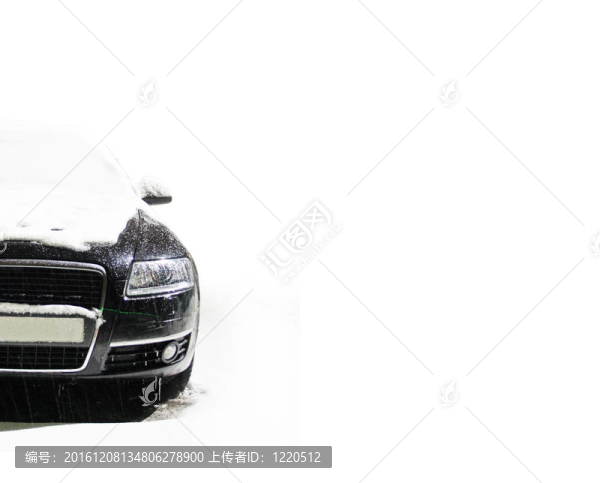 冬季道路上的汽車