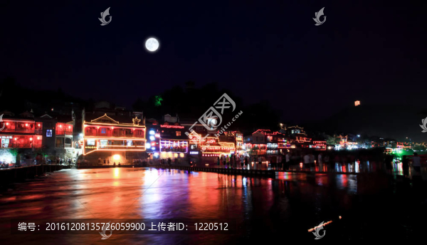 在中國(guó)的鳳凰古城夜景
