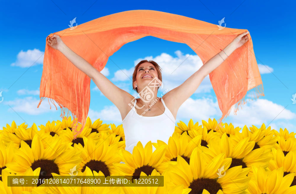 在一片向日葵的女人