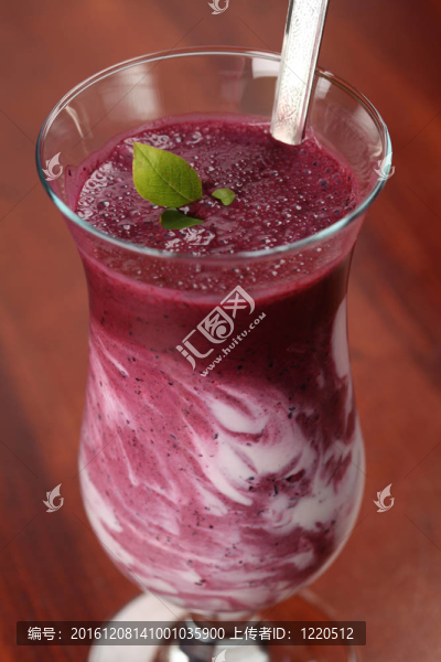藍莓奶昔和酸奶油