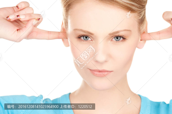 戴著耳朵的女人
