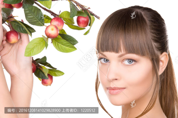 可愛(ài)的女人與蘋(píng)果枝