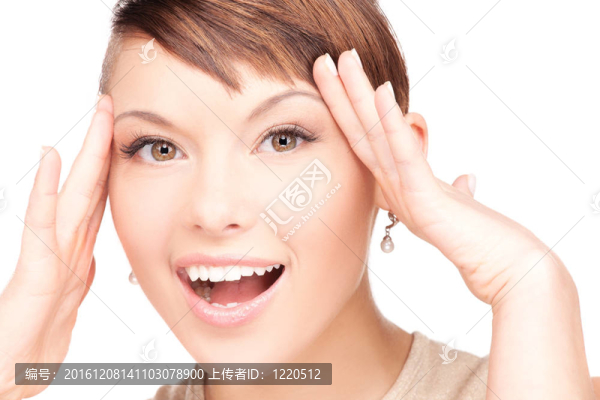 令人驚訝的女人的臉