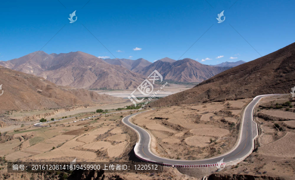 山區(qū)道路的觀點