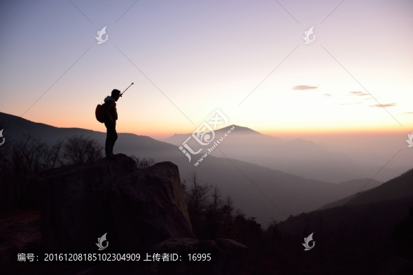 登山者剪影,戶外徒步者剪影