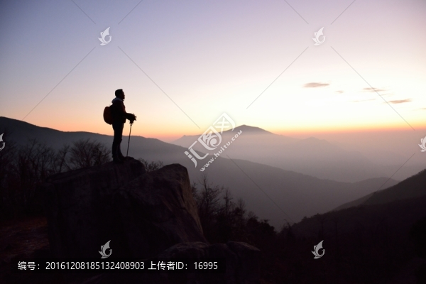 登山者剪影,戶外徒步者剪影