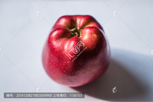 一個(gè)紅蘋果