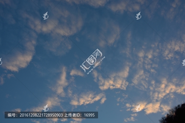 藍(lán)天白云