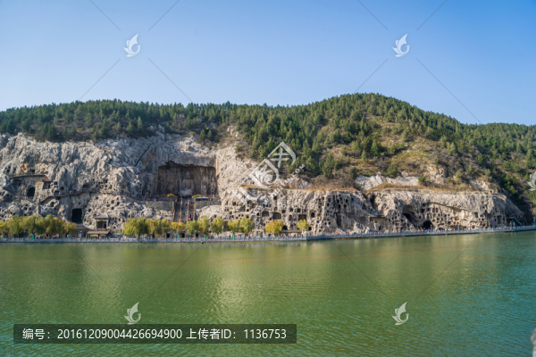龍門(mén)石窟全景