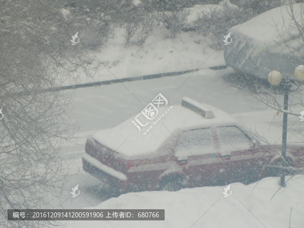 大雪紛飛