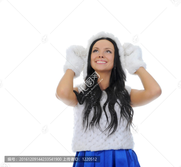 暖女人的衣服。