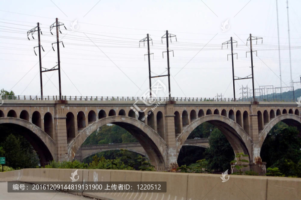 拱鐵路橋