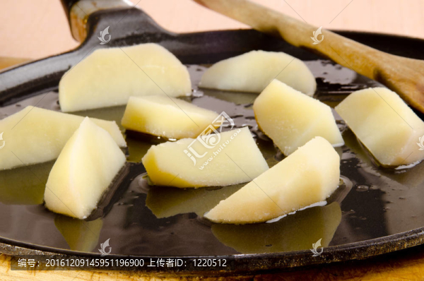 土豆泥用橄欖油油炸