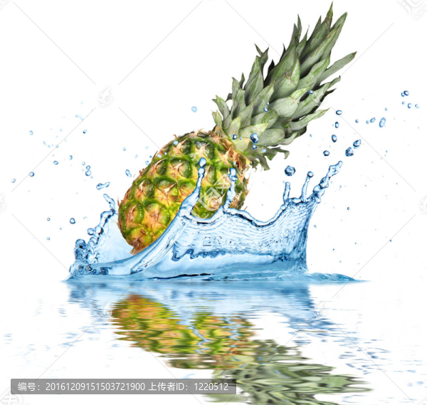 果實落入水中